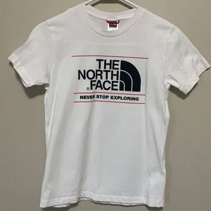 The North Face T-shirt SZ Medium